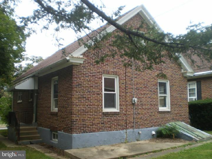 1616 Fayette Avenue Reading, PA 19607 - Photo 2 of 12