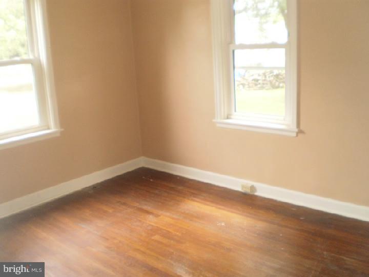 1616 Fayette Avenue Reading, PA 19607 - Photo 7 of 12