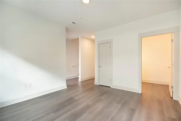 $4,332 | 5613 Belmont Avenue, Unit 238, Dallas, TX 75206