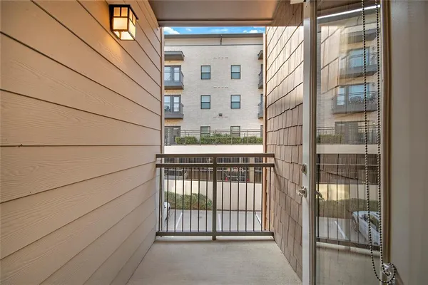 $4,332 | 5613 Belmont Avenue, Unit 238, Dallas, TX 75206