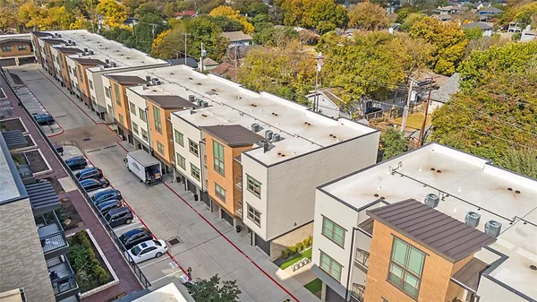 $4,332 | 5613 Belmont Avenue, Unit 238, Dallas, TX 75206