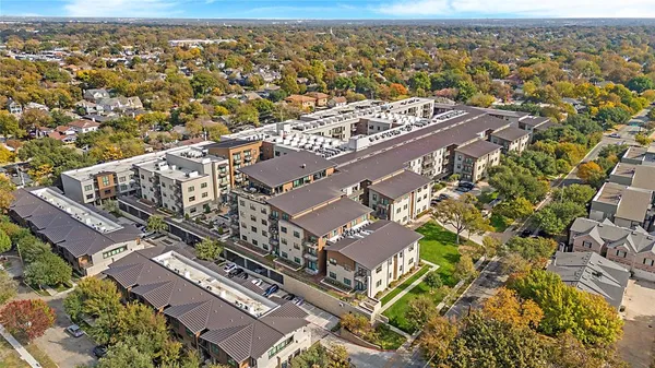 $4,332 | 5613 Belmont Avenue, Unit 238, Dallas, TX 75206