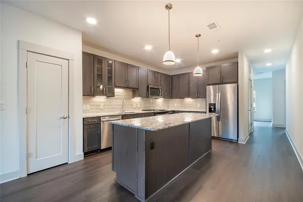 $4,332 | 5613 Belmont Avenue, Unit 238, Dallas, TX 75206
