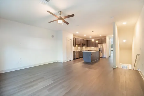 $4,332 | 5613 Belmont Avenue, Unit 238, Dallas, TX 75206