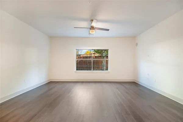 $4,332 | 5613 Belmont Avenue, Unit 238, Dallas, TX 75206