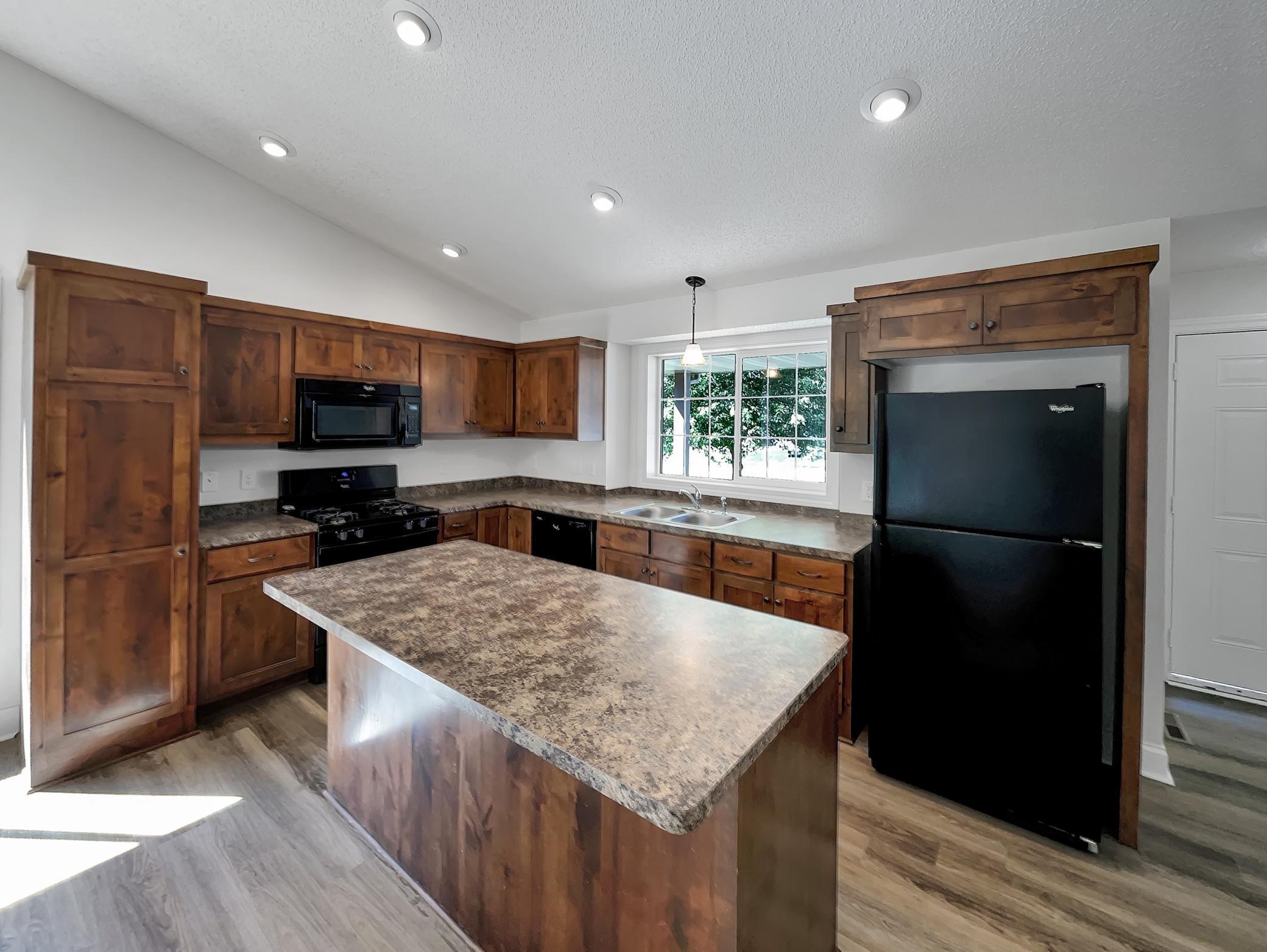 573 Kayla Lane Hanover, MN 55341 - Photo 6 of 24