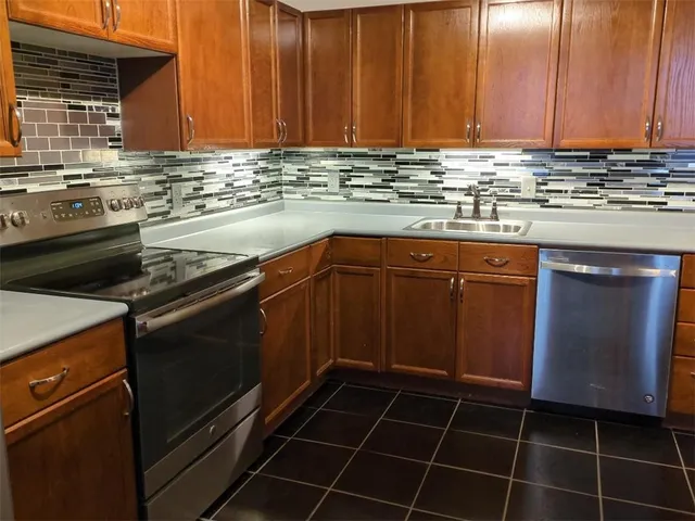 $369,900 | 2 School Street, Unit 311, Lincoln, RI 02802