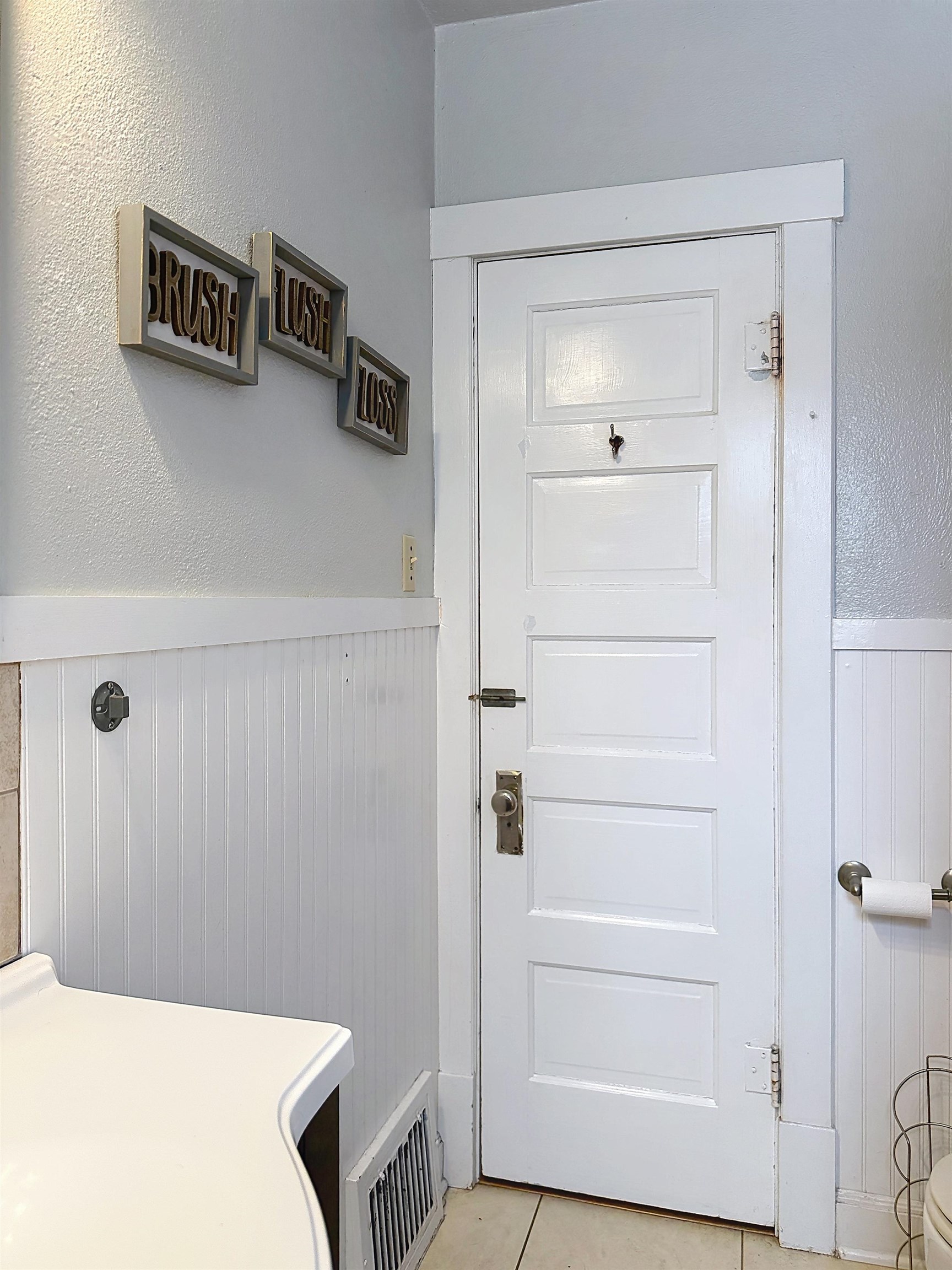 457 North Adams Avenue Buffalo, WY 82834 - Photo 17 of 24