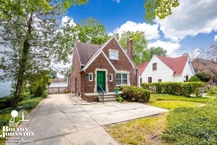 321 Moross Road Grosse Pointe Farms, MI 48236 - Photo 1 of 52