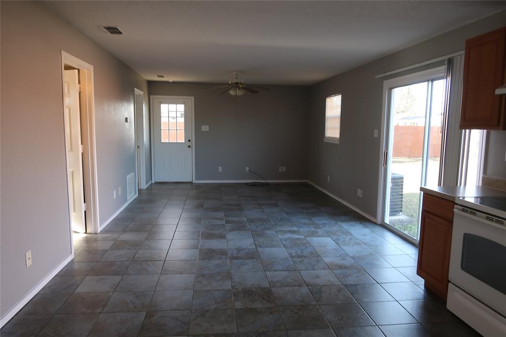 406 North Denny Street Howe, TX 75459 - Photo 4 of 16