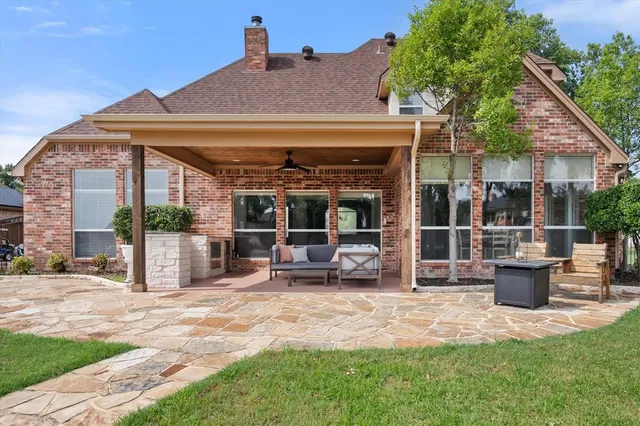 $760,000 | 352 Leeward Circle, Azle, TX 76020