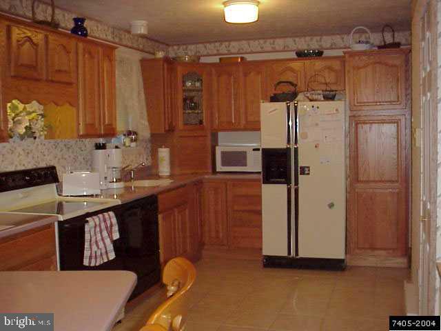 2153 Croyden Road York, PA 17408 - Photo 5 of 9 Gallery Image 5