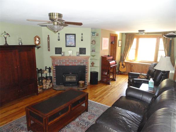 46 Glenwood Road Rutland, MA 01543 - Photo 13 of 27
