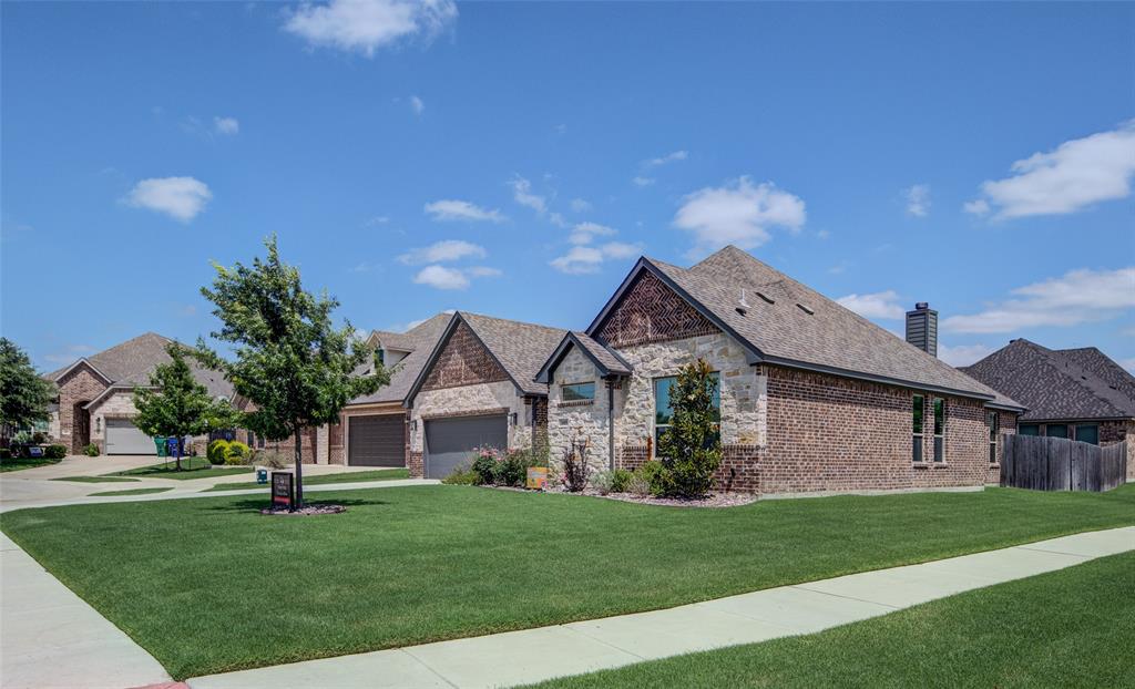 3009 West Wind Court Decatur, TX 76234 - Photo 3 of 35