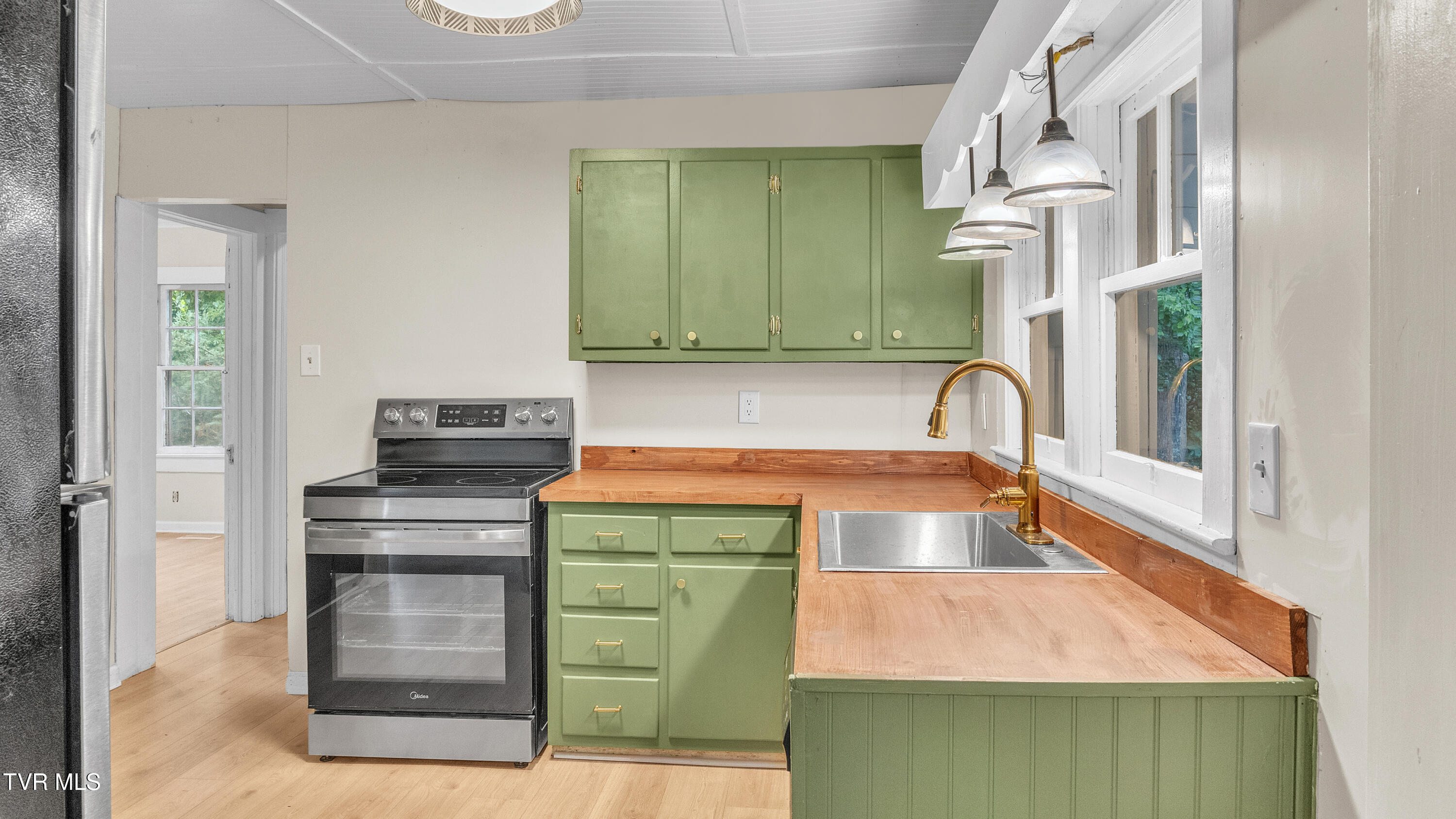 122 Hartley Road Elizabethton, TN 37643 - Photo 7 of 32 DSC07457