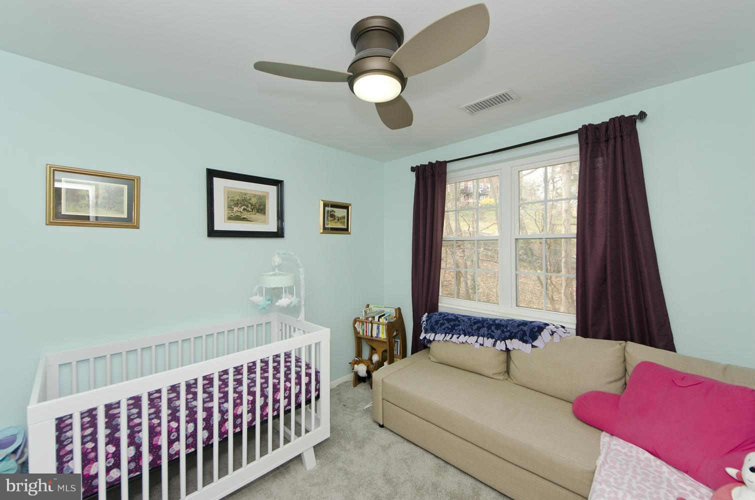 4647 28th Road South, Unit B Arlington, VA 22206 - Photo 11 of 20 a living room with furniture and a window