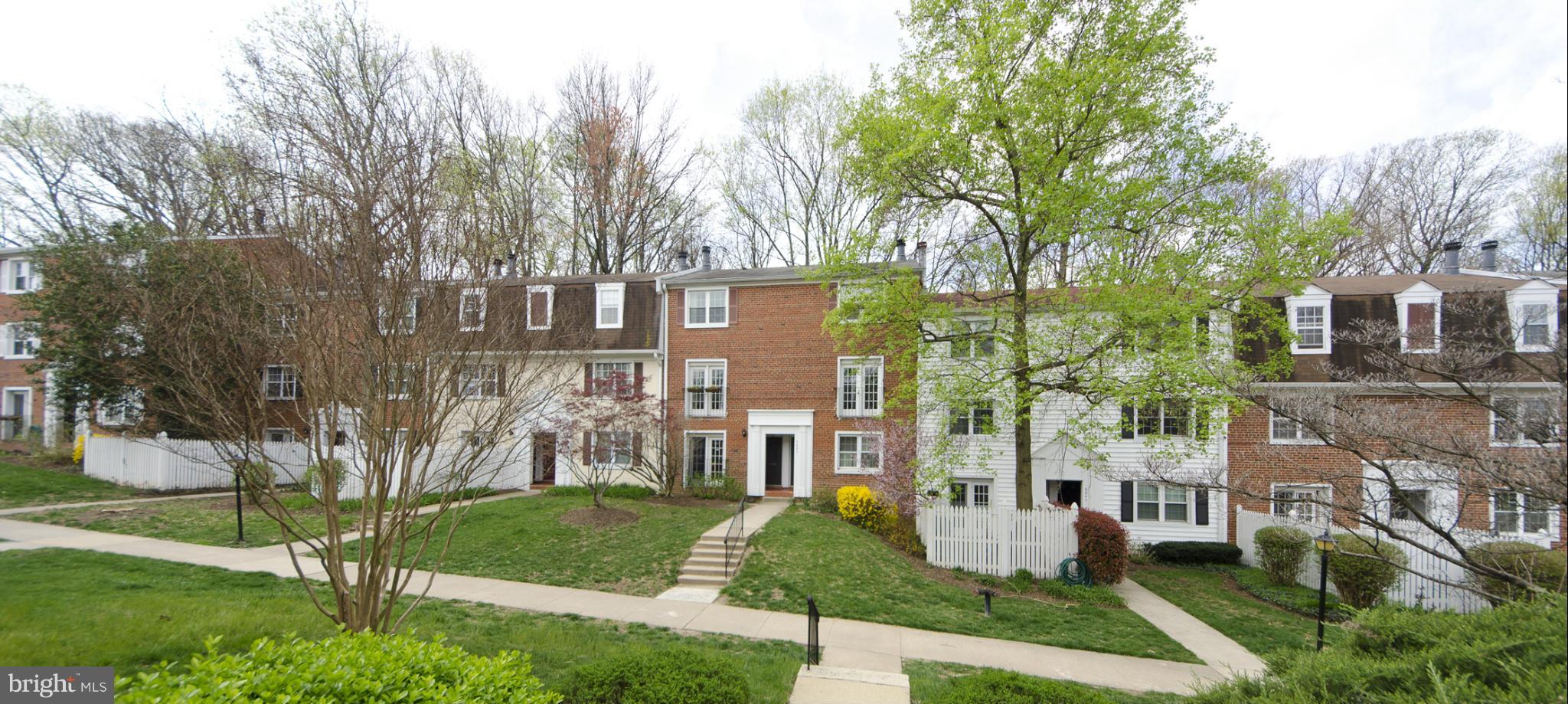 4647 28th Road South, Unit B Arlington, VA 22206 - Photo 13 of 20 a view of a building with a yard