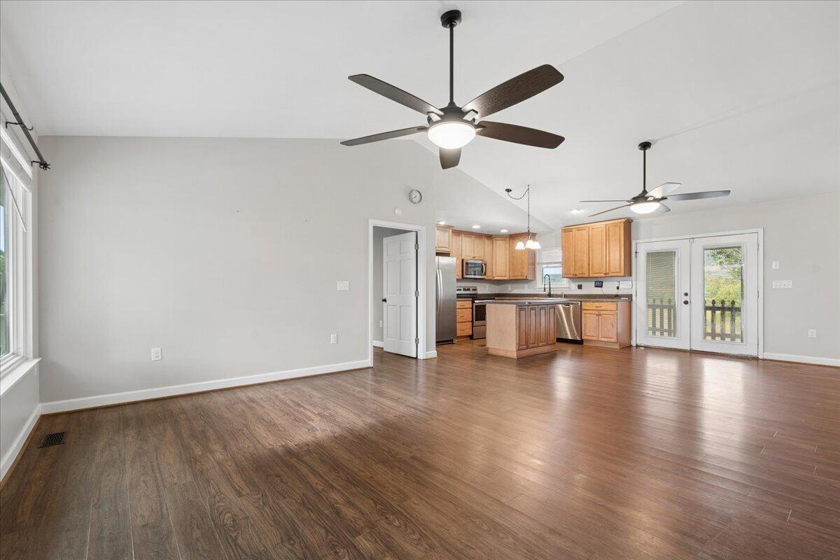 1911 Von Roy Road Bedford, VA 24523 - Photo 6 of 51 06-1911 Von Roy Rd-6