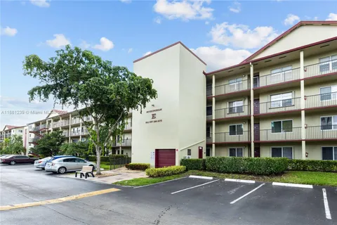 $159,800 | 901 Southwest 128th Avenue, Unit 212E, Pembroke Pines, FL 33027