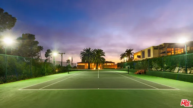 a view of a basketball court