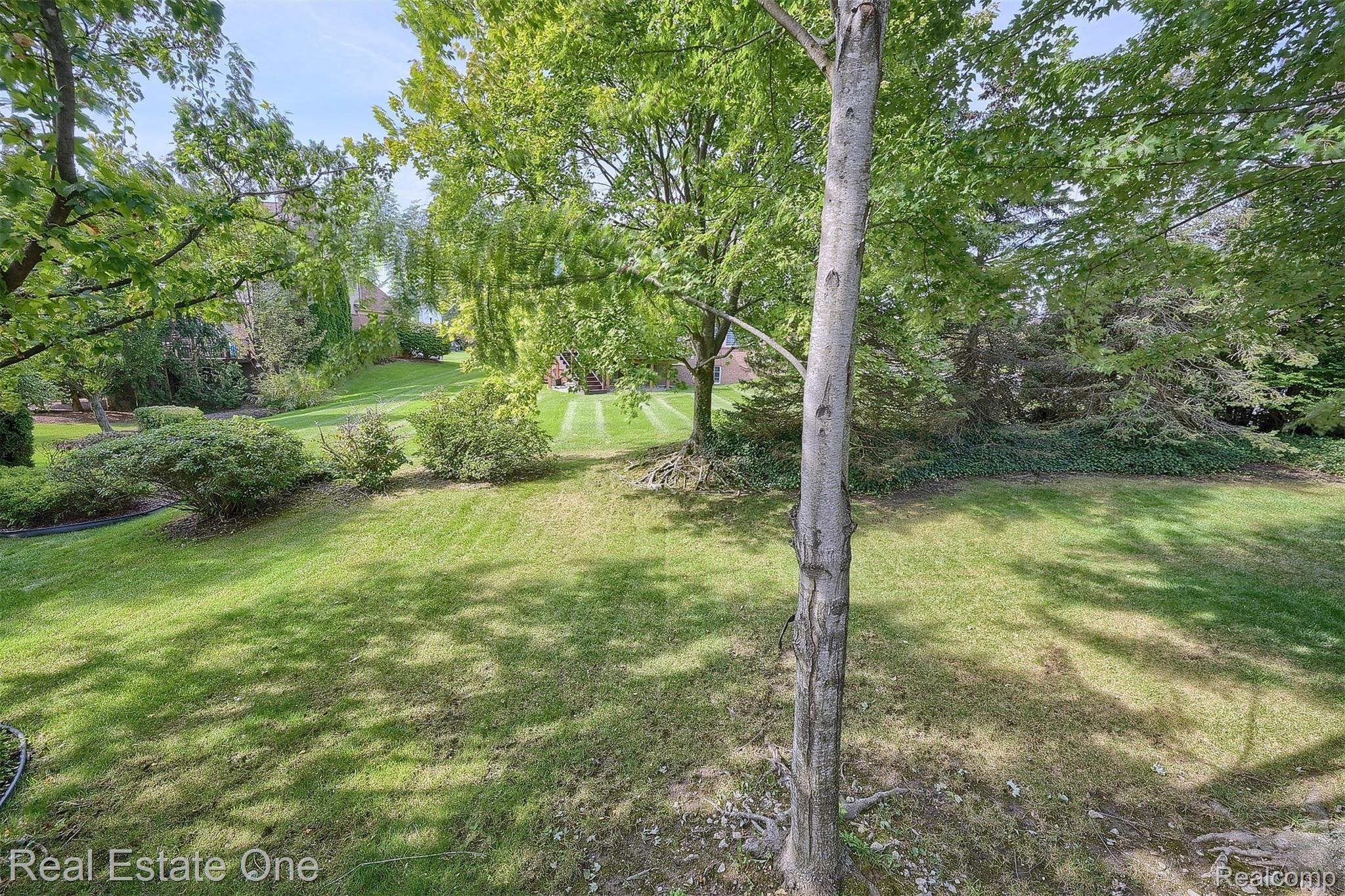 1762 Ring Neck Drive Rochester, MI 48307 - Photo 32 of 48 Gorgeous Backyard & Private
