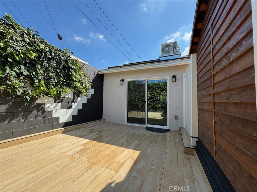 827 Delaware Road, Unit ADU Burbank, CA 91504 - Photo 18 of 20 a view of a backyard of the house
