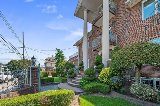 $3,750,000 | 7325 14th Avenue | Bensonhurst