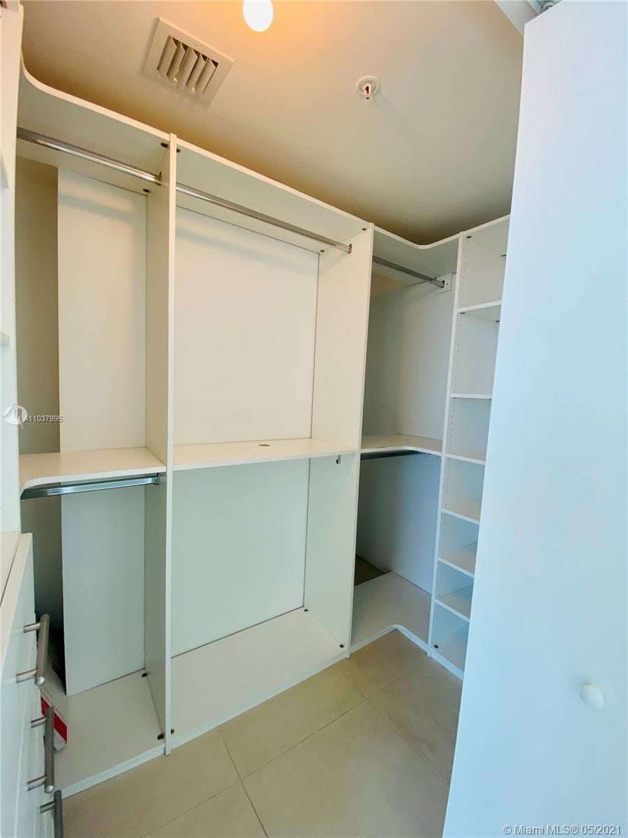 185 Southwest 7th Street, Unit 3002 Miami, FL 33130 - Photo 12 of 27