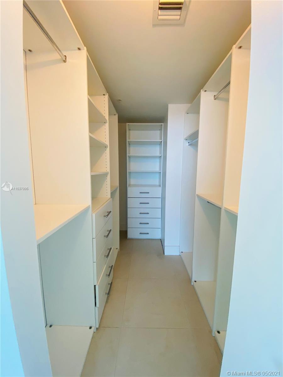 185 Southwest 7th Street, Unit 3002 Miami, FL 33130 - Photo 5 of 27