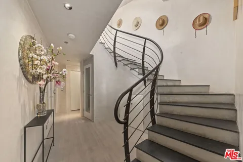 $1,950,000 | 2115 3rd Street, Unit 203, Santa Monica, CA 90405