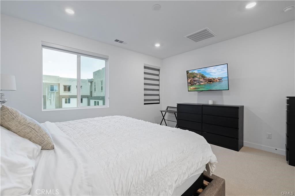 26799 Keystone Loop Valencia, CA 91381 - Photo 26 of 71