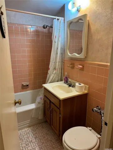 $284,999 | 35-31 85th Street, Unit 2L | Jackson Heights