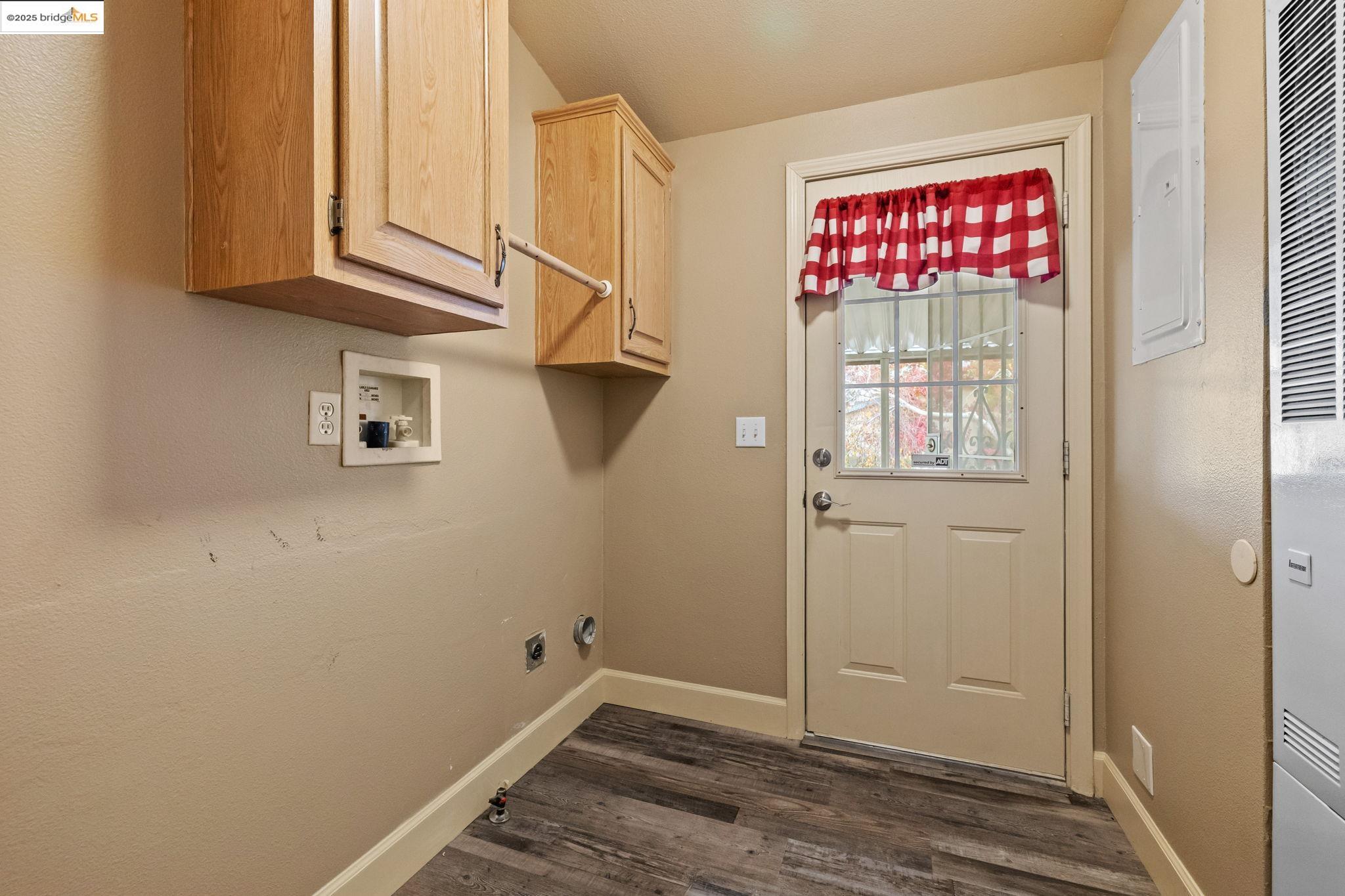18717 Mill Villa Road, Unit 610 Jamestown, CA 95327 - Photo 20 of 35 a view of walk in closet
