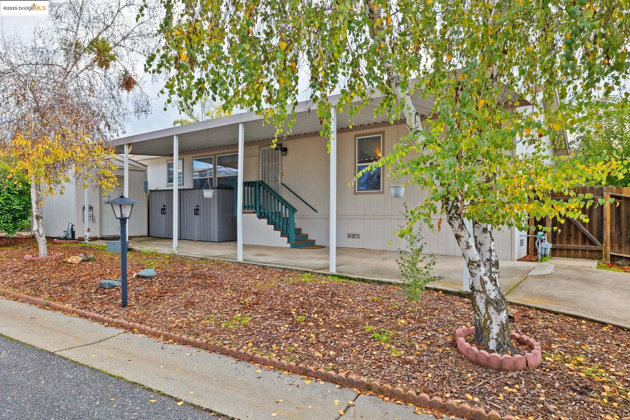 18717 Mill Villa Road, Unit 610 Jamestown, CA 95327 - Photo 25 of 35 a backyard of a house