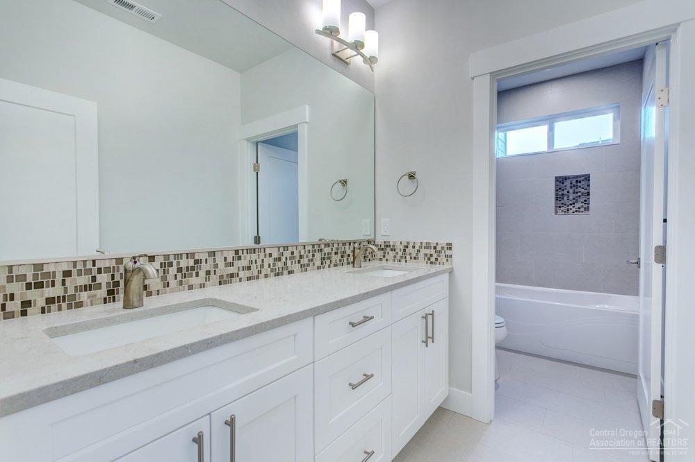 60852 Southwest Headwaters Loop Bend, OR 97702 - Photo 21 of 25 Photos reflect similar home models. Spe