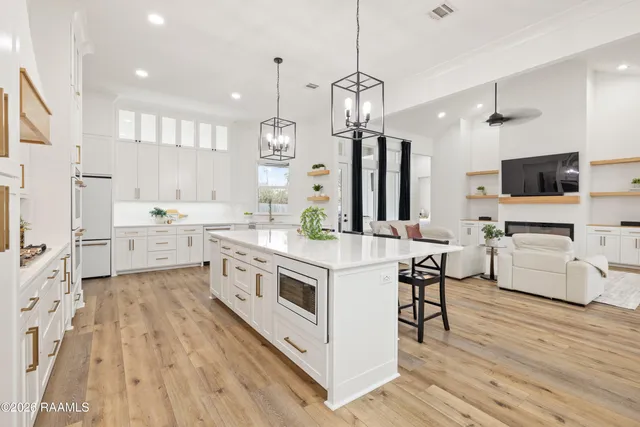 $575,000 | 200 Timber Mill Street, Lafayette, LA 70508