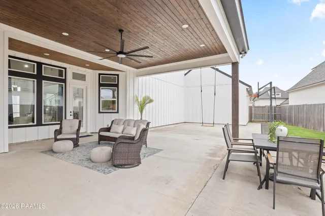 $575,000 | 200 Timber Mill Street, Lafayette, LA 70508