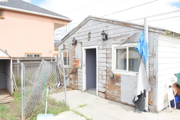 $485,000 | 9945 B Street, Oakland, CA 94603