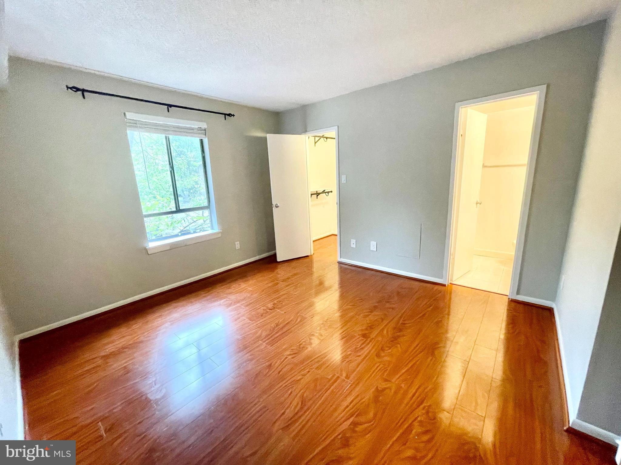 11623 Stoneview Square, Unit 11C Reston, VA 20191 - Photo 15 of 32 Master Bed