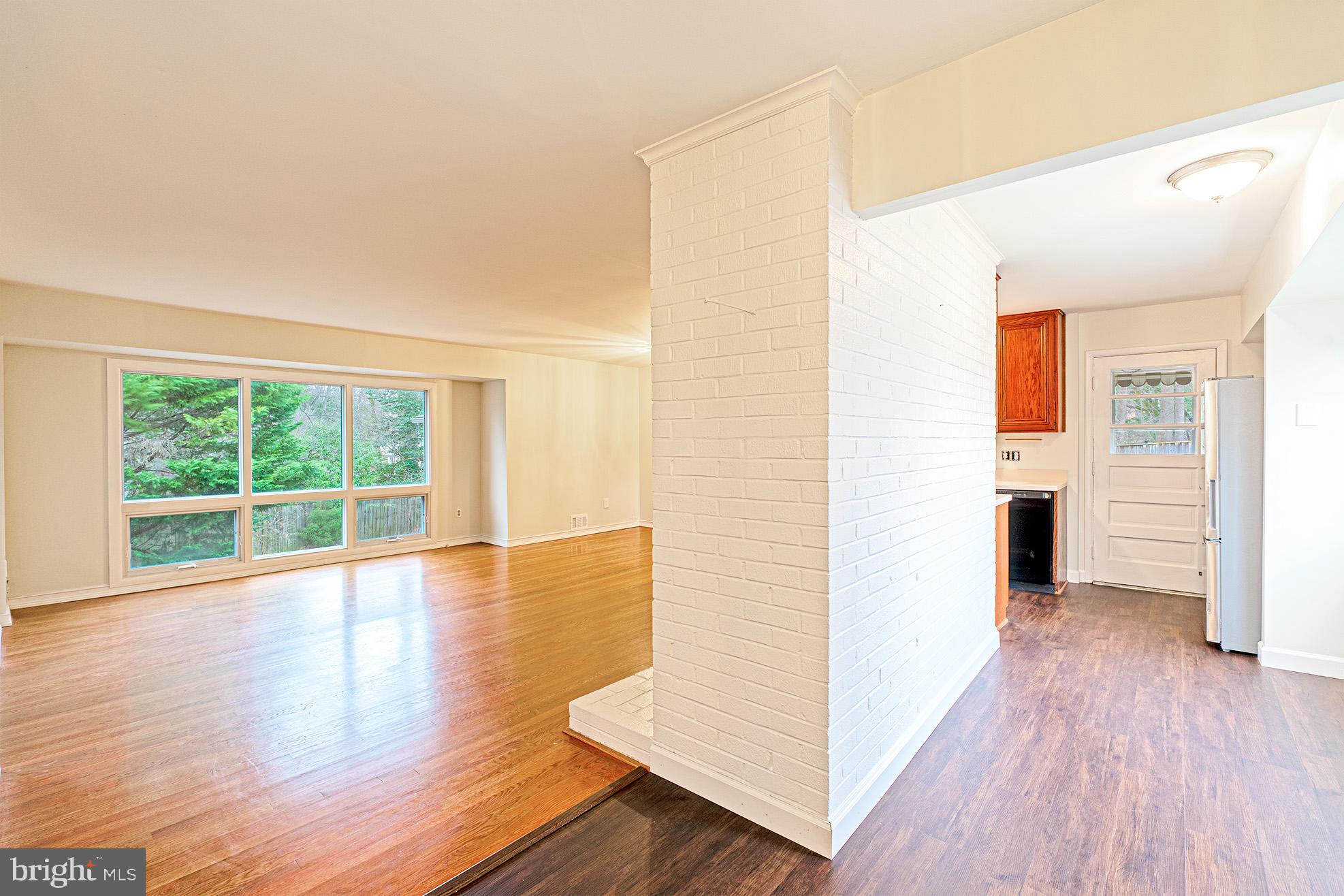 9116 Brian Drive Vienna, VA 22180 - Photo 3 of 33