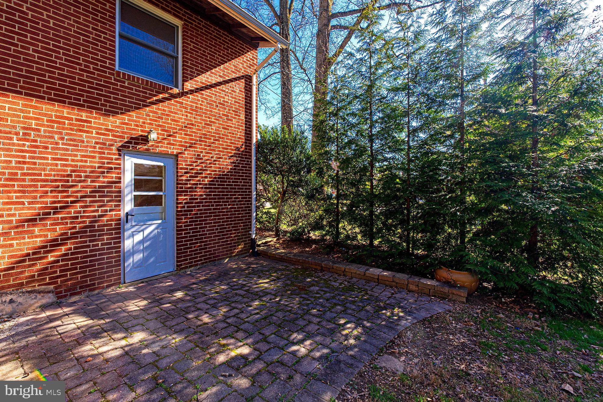 9116 Brian Drive Vienna, VA 22180 - Photo 31 of 33