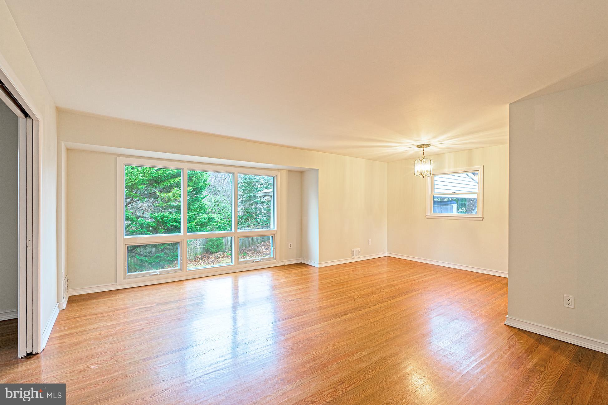 9116 Brian Drive Vienna, VA 22180 - Photo 4 of 33