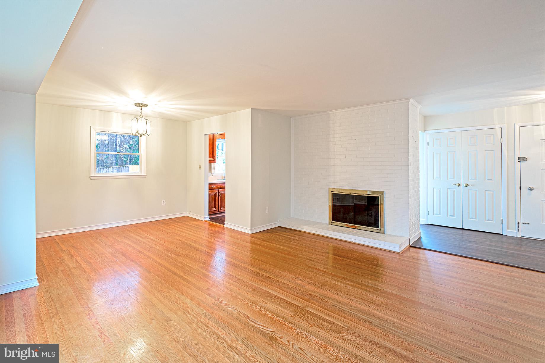 9116 Brian Drive Vienna, VA 22180 - Photo 5 of 33