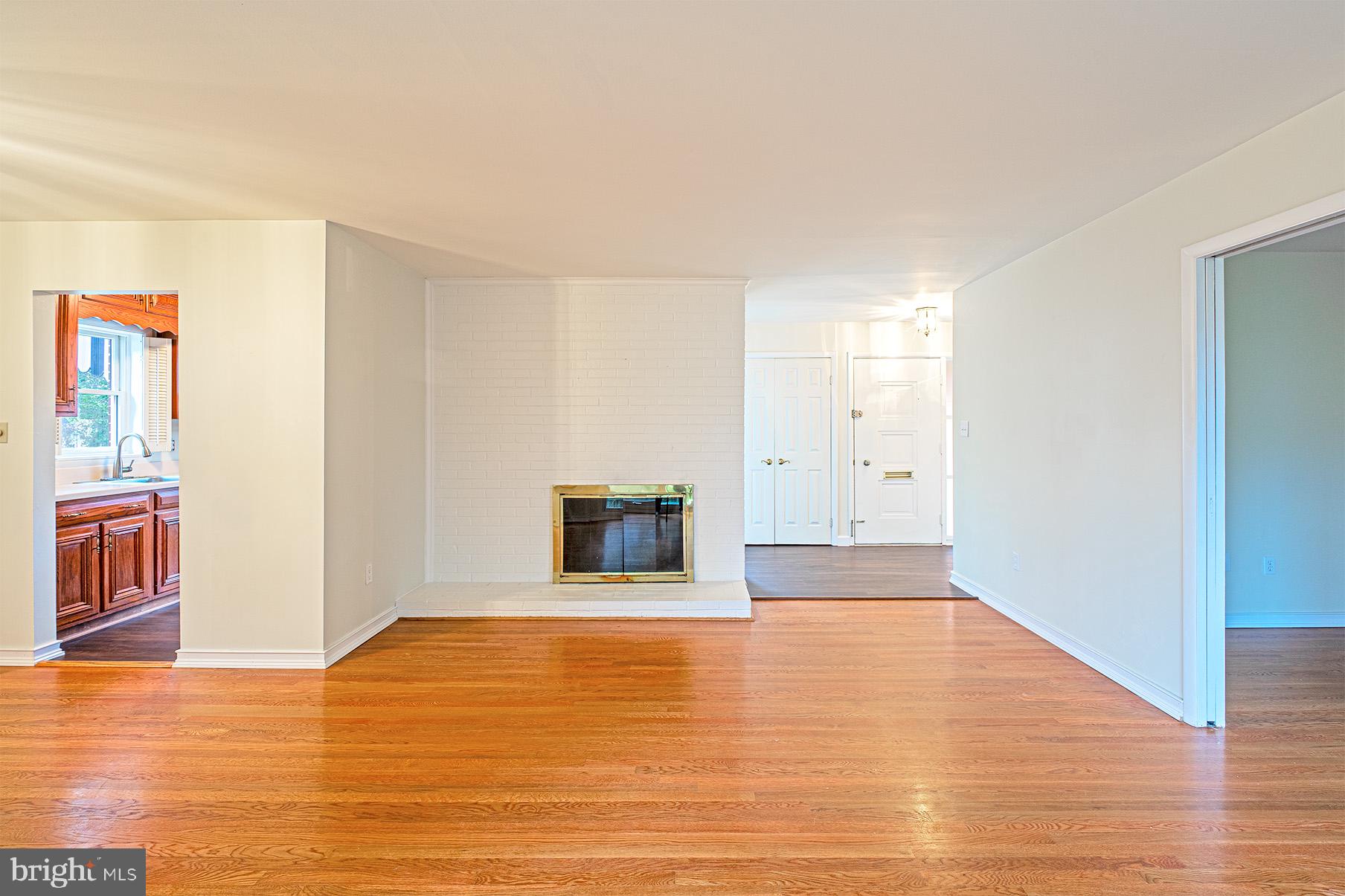 9116 Brian Drive Vienna, VA 22180 - Photo 6 of 33