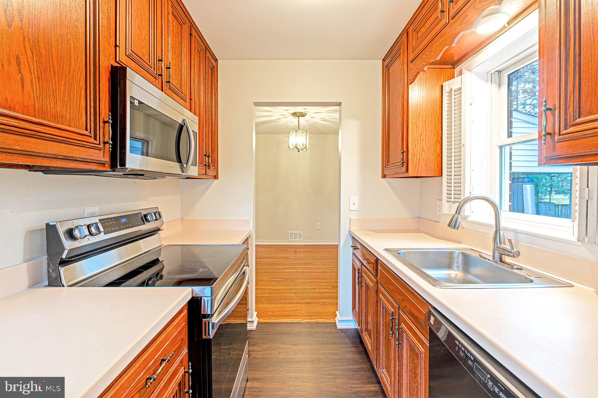 9116 Brian Drive Vienna, VA 22180 - Photo 10 of 33