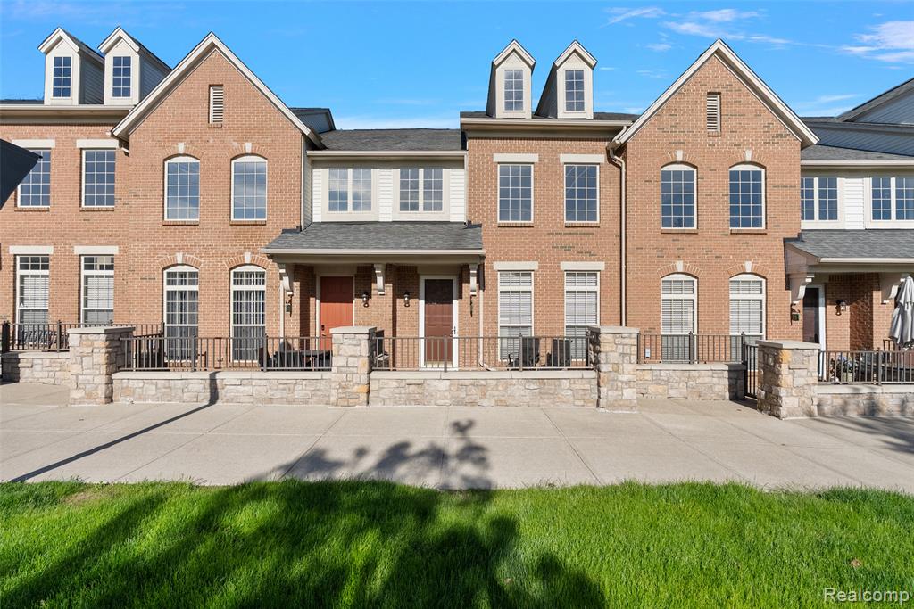13 North Squirrel Road Auburn Hills, MI 48326 - Photo 6 of 63