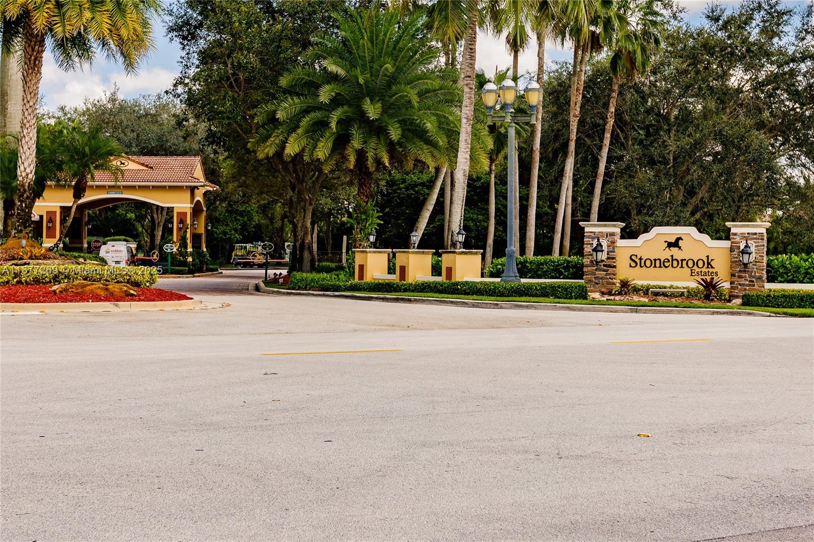 12641 North Stonebrook Circle Davie, FL 33330 - Photo 46 of 51