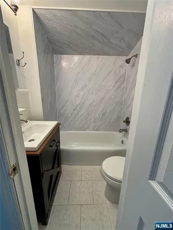 $2,400 | 34 Emerson Road, Unit 2, Westwood, NJ 07675