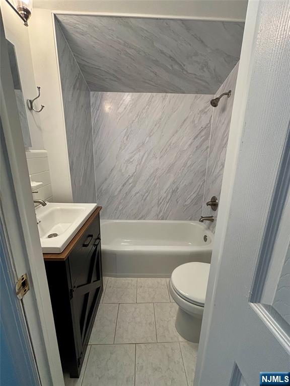 34 Emerson Road, Unit 2 Westwood, NJ 07675 - Photo 6 of 9