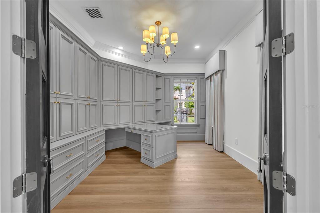4230 Lower Park Road Orlando, FL 32814 - Photo 12 of 56